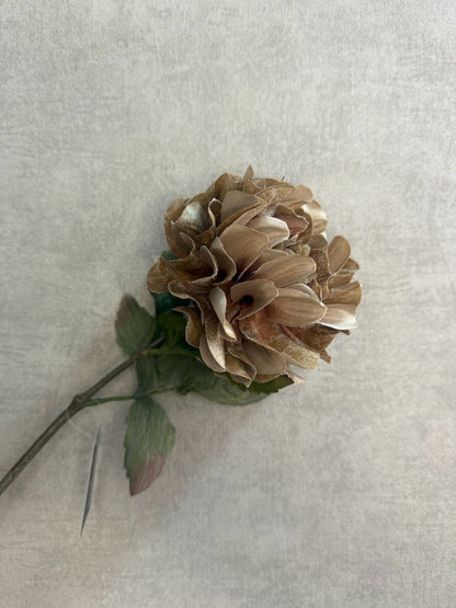 Kunstbloem dahlia lichtbruin – realistische bloem met warme tint en natuurlijke uitstraling