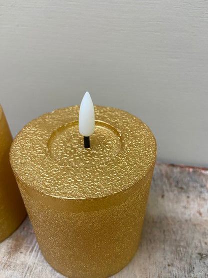 Led stompkaars in de kleur goud
