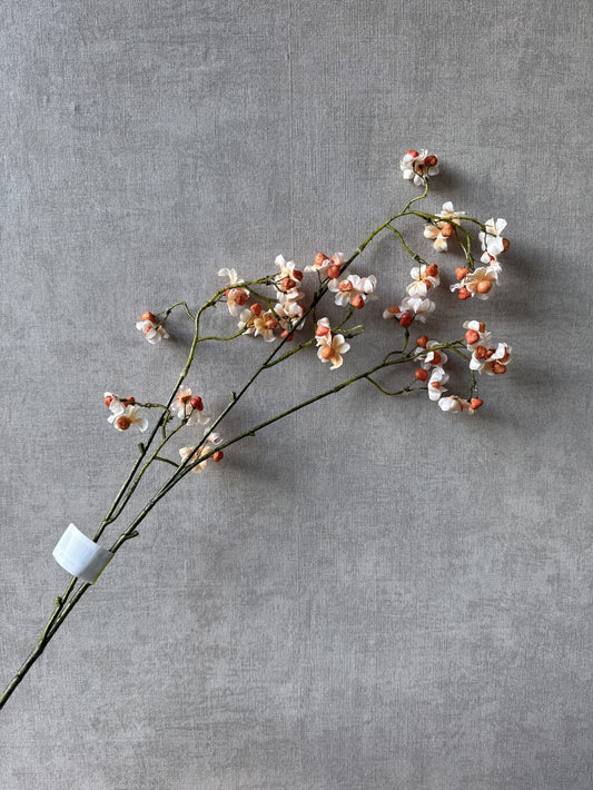 Kunsttak Kardinaalsmuts van 90 cm met kleine bloemen in zalm- en crèmetinten.