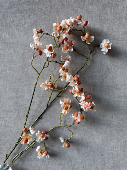 Kunsttak Kardinaalsmuts van 90 cm met kleine bloemen in zalm- en crèmetinten.