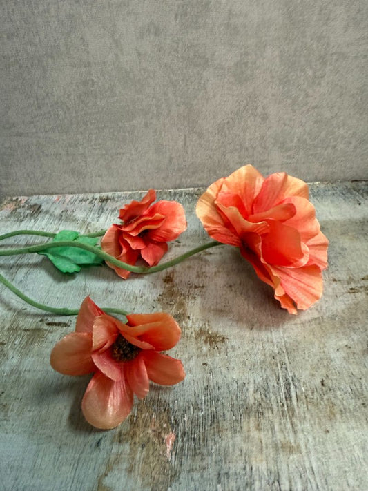 Flor artificial mariposa naranja cálido