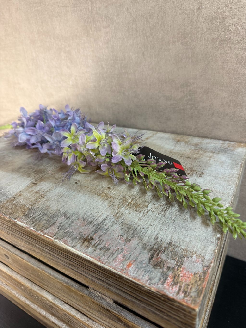 Lila kunstbloem Hyacinth van Colmore, 95 cm lang met realistische bloementros, ideaal voor hoge vazen of decoratieve boeketten.