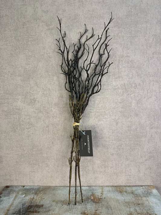 Bos kunsttakken Myrica in bruine kleur met drie vertakte takken, rechtop geplaatst tegen een neutrale achtergrond.