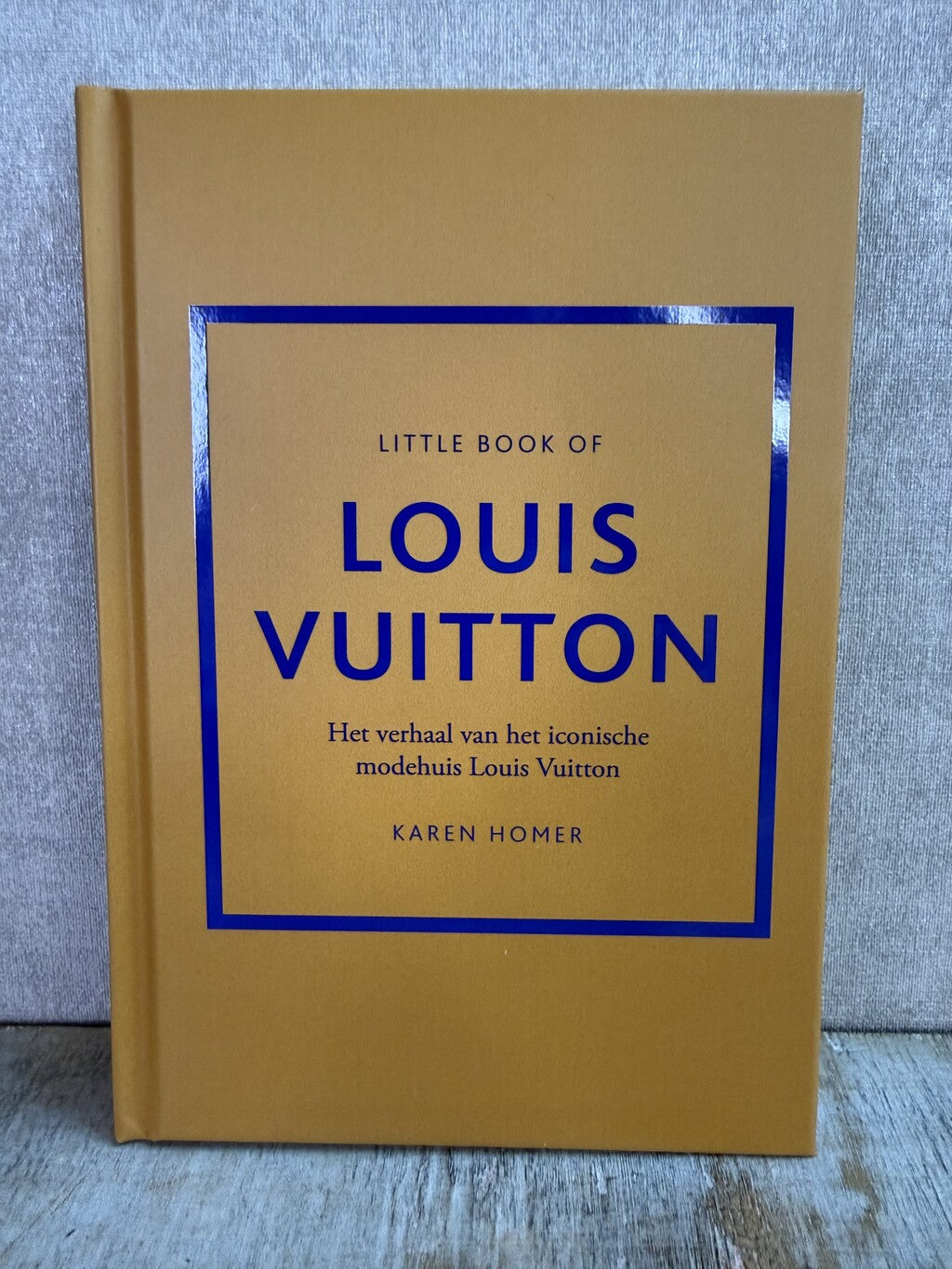 Kleines Buch von Louis Vuitton